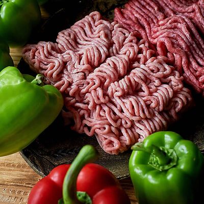 Peperoni ripieni carne e salsiccia